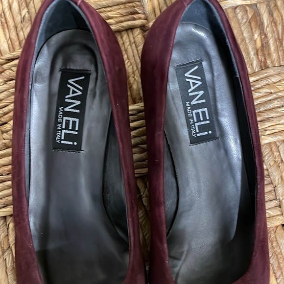 Vaneli burgundy /merlot suede low heeled pumps in size 9.5 - Picture 3 of 8